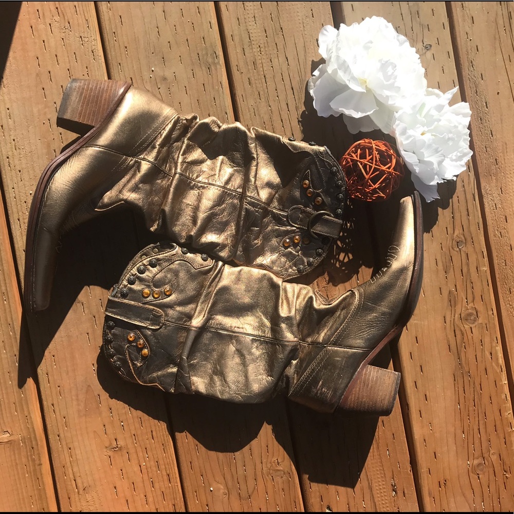 Steve Madden gold western boots 👢